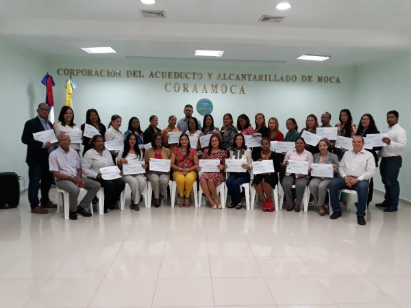 CORAAMOCA entrega Bonos por Desempeño a Empleados de Carrera Administrativa