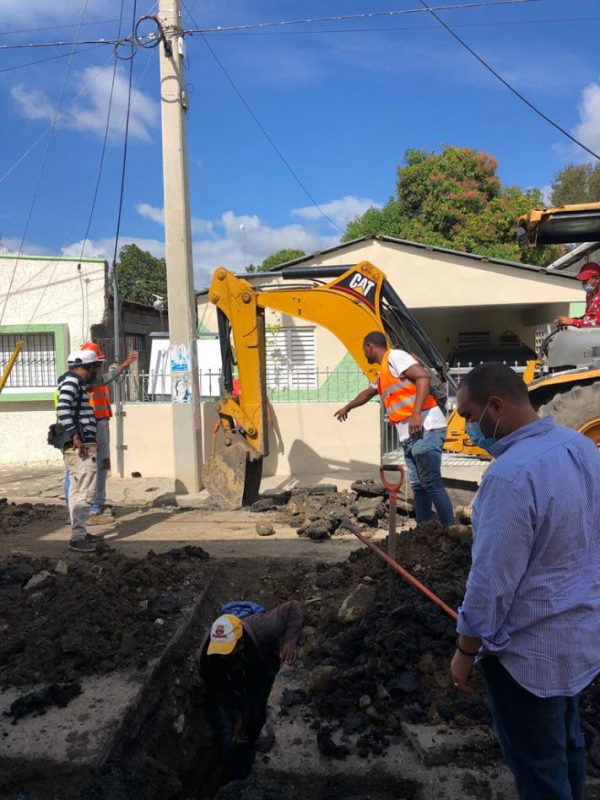 EN CORAAMOCA LAS BRIGADAS TRABAJAN CONSTANTEMENTE PARA MEJORAR LOS SERVICIOS QUE OFRECE LA INSTITUCIÓN.