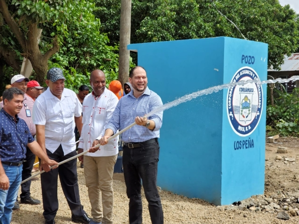 CORAAMOCA INAUGURA POZO TUBULAR Y EMPALME EN LAS LAGUNAS.