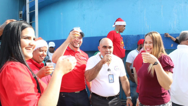 CORAAMOCA REALIZA JENGIBRADA PARA DAR INICIO A LA NAVIDAD