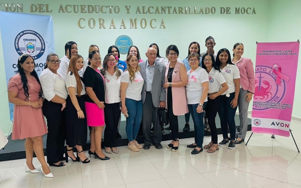 EN COORDINACIÓN, CORAAMOCA Y PATRONATO DE LUCHA CONTRA EL CÁNCER OFRECEN CHARLA A COLABORADORES.